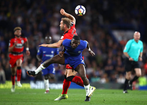 防守中坚 防守中坚