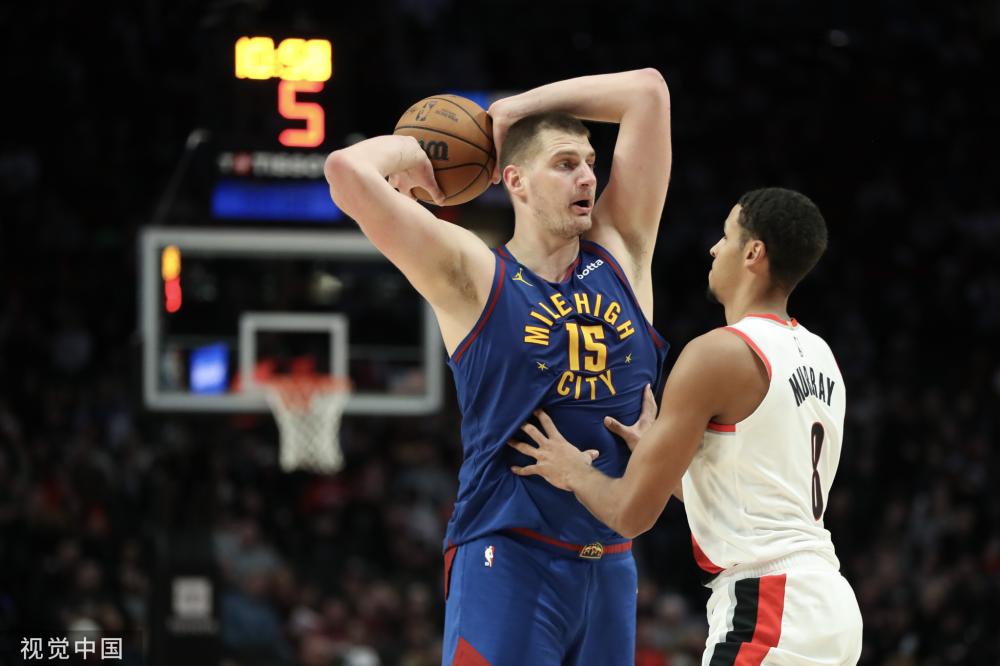 将目光转向 将目光转向